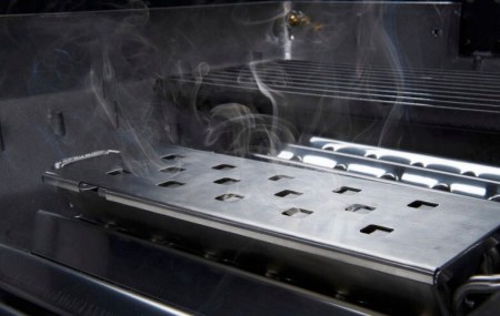 Smoker Boxy Broil King - aromatyzowanie potraw na Twoim grillu gazowym