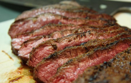 Stek wołowy - król mięsnych potraw na grillu