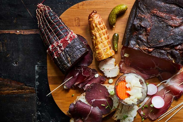 Wędzenie na zimno w wędzarniach Borniak