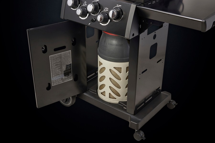 Miejsce na butlę z gazem 11kg w grillu Broil King Royal 390