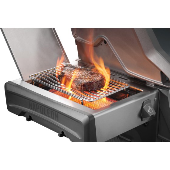 Grill Gazowy Rogue® PRO 425 z planchą ze stali nierdzewnej i zestawem 2 łopatek Napoleon