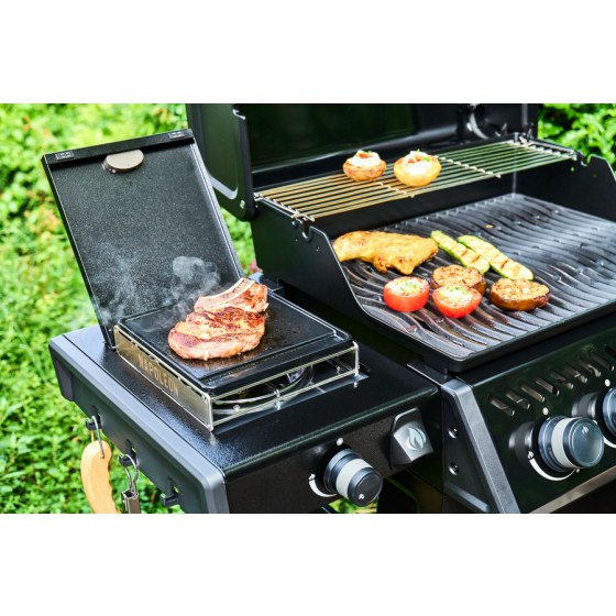 Napoleon Freestyle 425 z palnikiem do steków